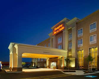 Hampton Inn & Suites Buffalo/Airport - Cheektowaga - Building