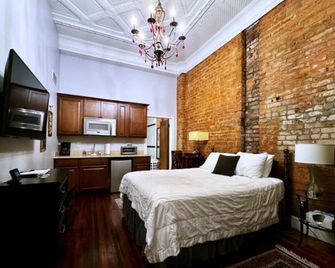 Newport Inn #4 - No Cleaning Fees!! Free Parking!! Walk To Games And Concerts!! - نيوبورت (كنتاكي) - غرفة نوم