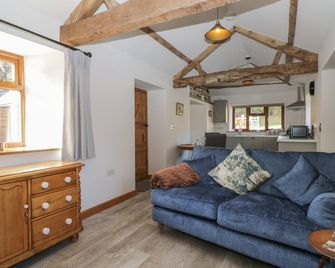 Keepers Barn - Worcester - Living room