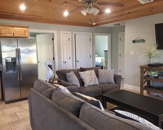 Hackberry Hideaway I Waterfront On Lake Calcasieu - Hackberry - Sala de estar