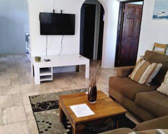 Sunwings apartment with rooftop terrace - Clifton - Obývací pokoj