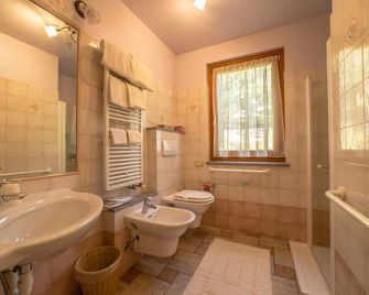 Hotel Lo Fleyé - Saint-Pierre - Baño