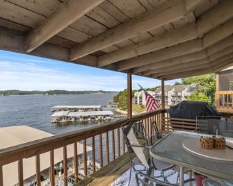Ozark Upper Deck Top Floor Waterfront Condo - Lake Ozark - Balcony