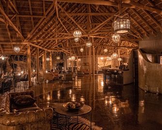 Etosha Oberland Lodge - Okaukuejo