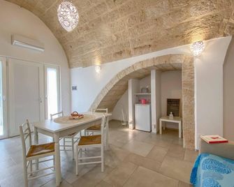 Nivis Avis - Polignano a Mare - Dining room