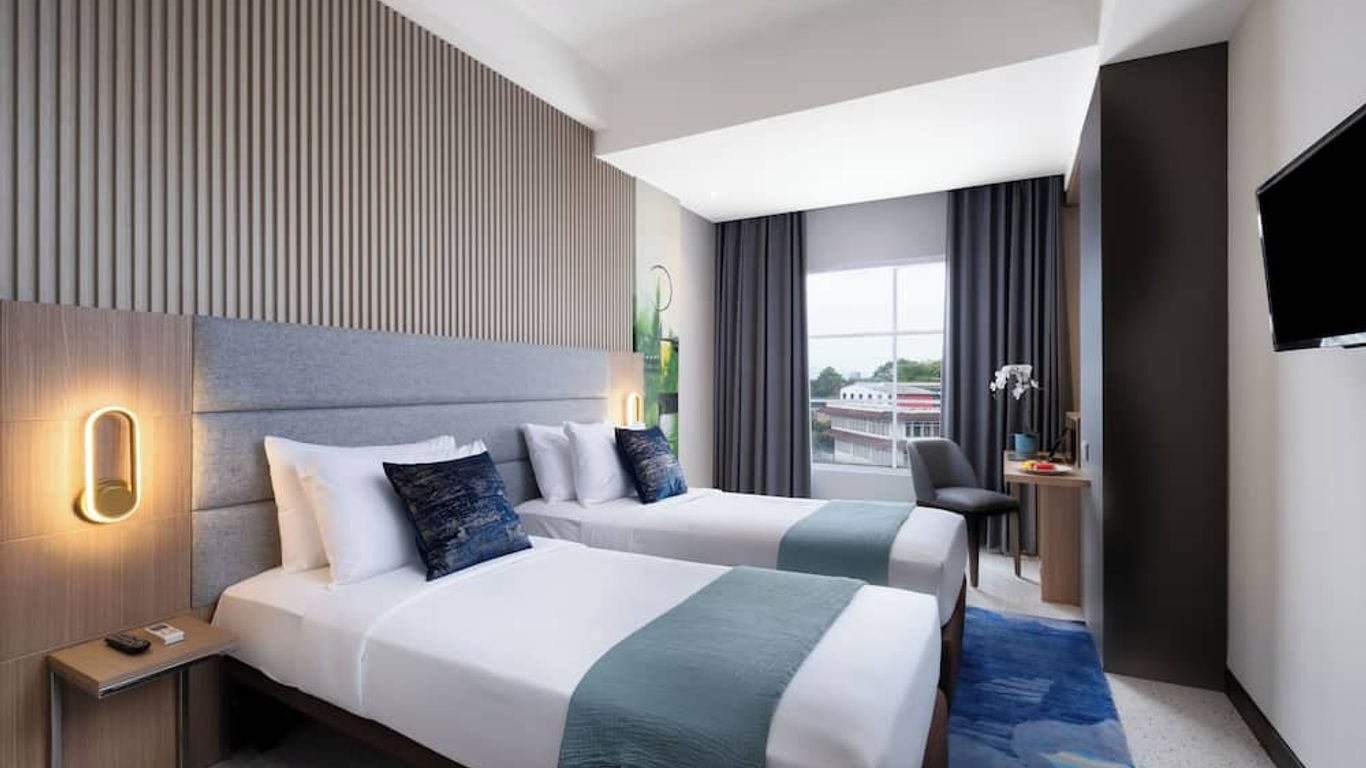 أوكوود ميرديكا باندونج