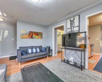 Uptown Charlotte Townhome w/ Patio & Yard! - Charlotte - Salon