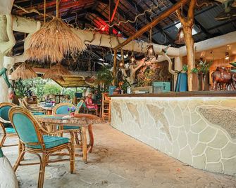 Garden of Eden Dive Resort - Puerto Galera - Bar