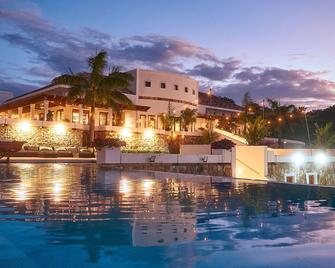 Las Verandas Hotel & Villas - First Bight - Piscina