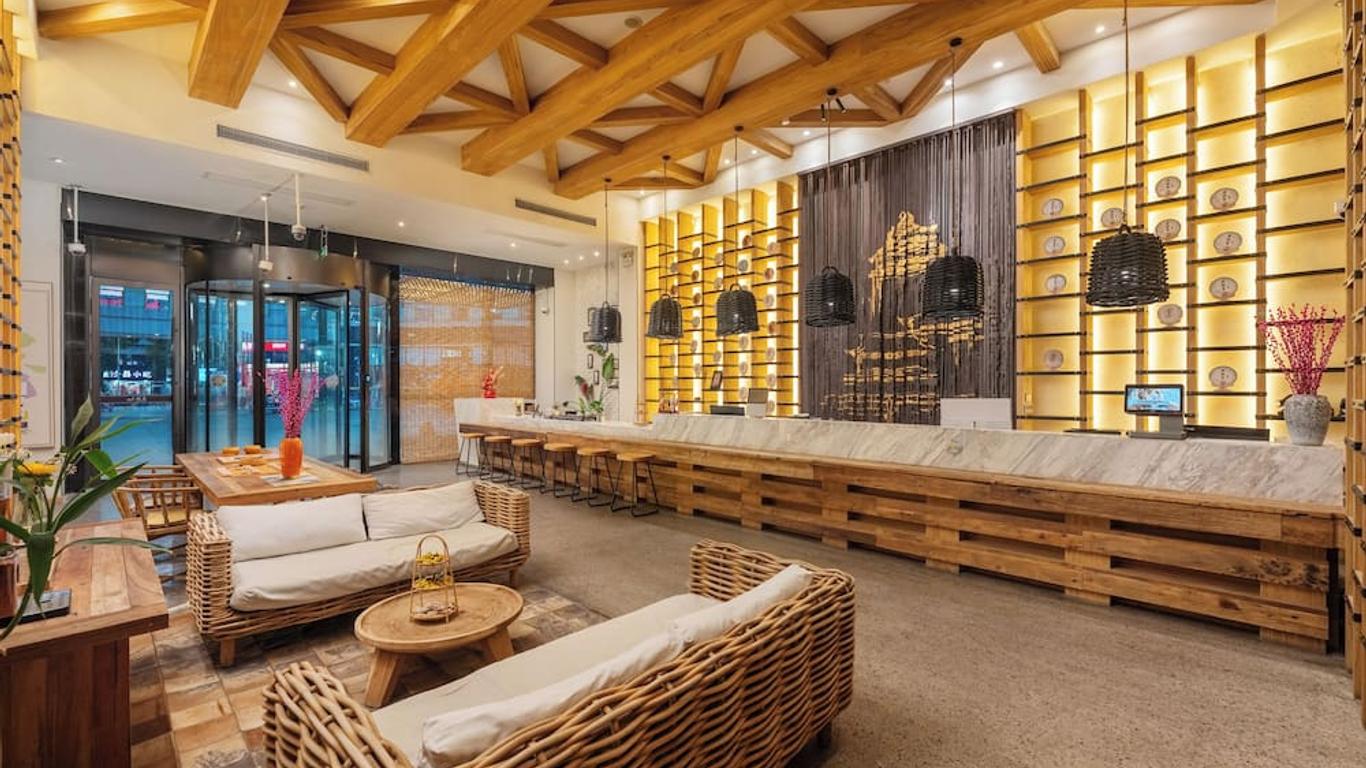 Manli Hotel Shanghai Pudong Airport Branch -Provide free shuttle buses to Pudong Airport and Disneyland