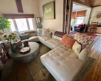 Sun Filled Lake House Living - Avon - Living room