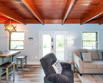 Fall into Savings - Loudon - Huiskamer