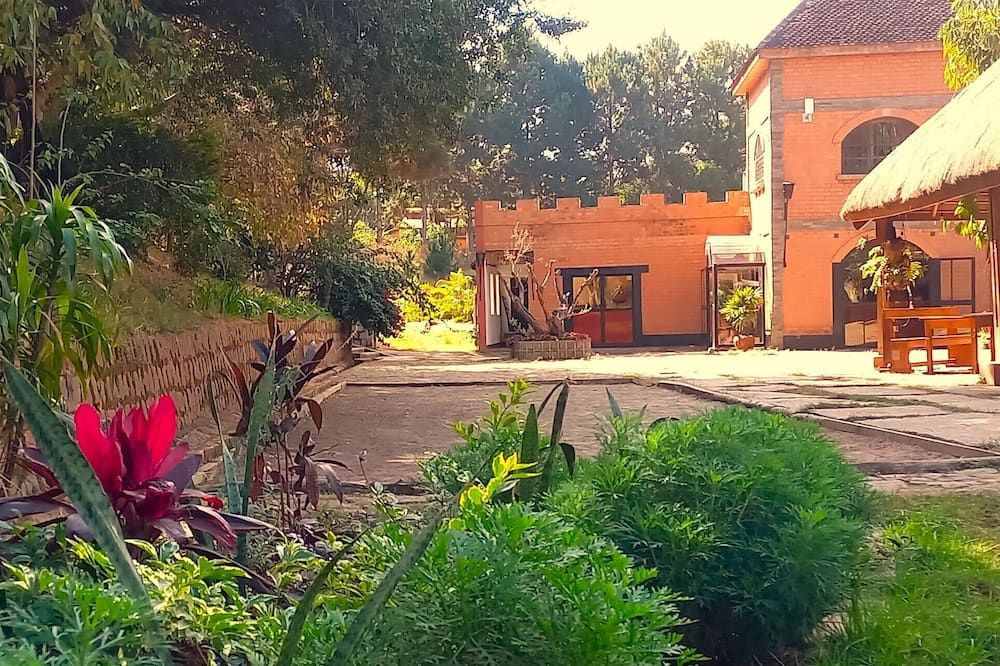 Le Chat'o Park Hotel Ivato Airport Navette Gratuite H24 - Antananarivo - Outdoors view