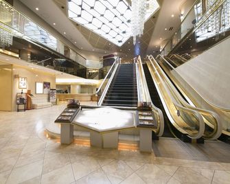 Shin Osaka Washington Hotel Plaza - אוסקה - לובי