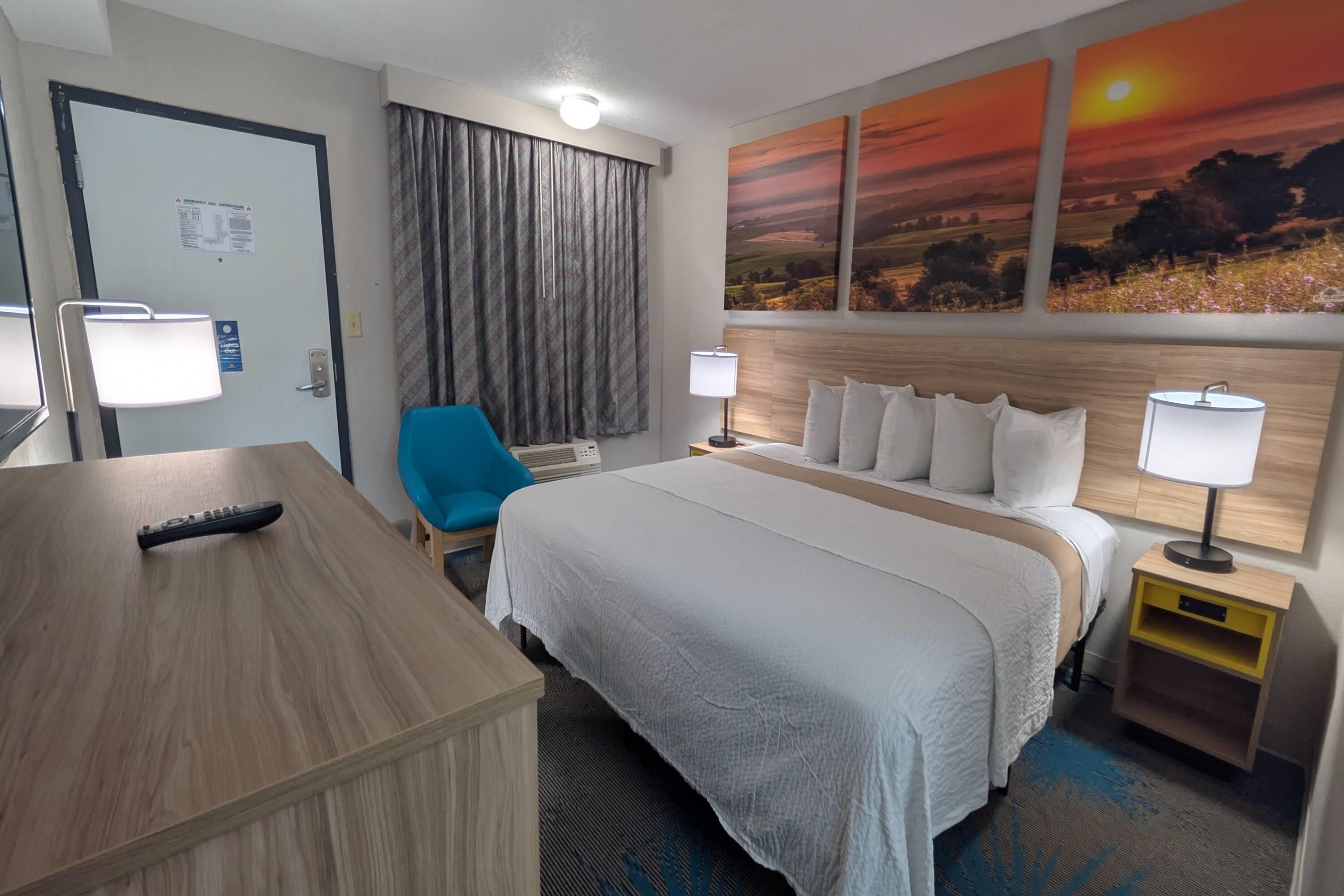 Days Inn by Wyndham Champaign/Urbana - שמפיין סיטי - חדר שינה