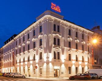 Hotel Carol - Praga - Budynek