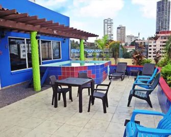 هوتل كاليفورنيا باناما - بنما سيتي (بنما) - شرفة مرصوفة