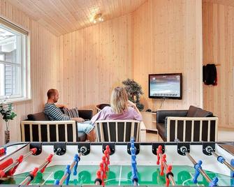 Cozy Holiday Home in Tisvilde With Swimming Pool - Tisvildeleje
