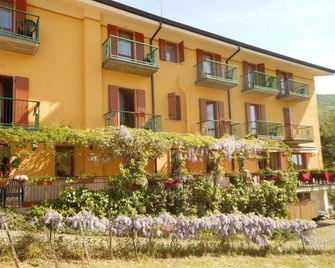 Hotel Montebaldina - San Zeno di Montagna - Gebouw