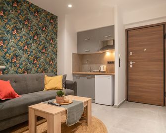 Heart Of Athens Apartments - Athens - Living room