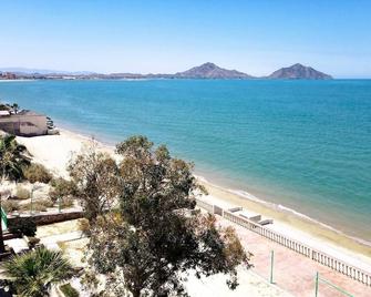 Magnificent Beach side home with WiFi Jerry`s condo #1 - San Felipe - Playa