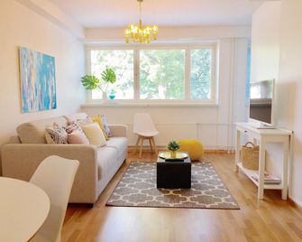 Lahti Center Design Apartment Uno - Lahti - Living room