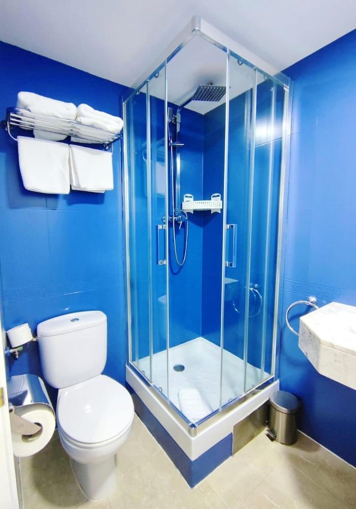 Yomo Hostal Bcn Port - Barcelona - Bathroom