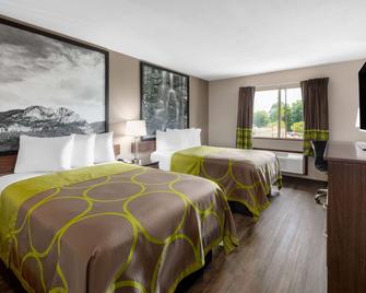 Super 8 by Wyndham Fairmont - Fairmont - Schlafzimmer