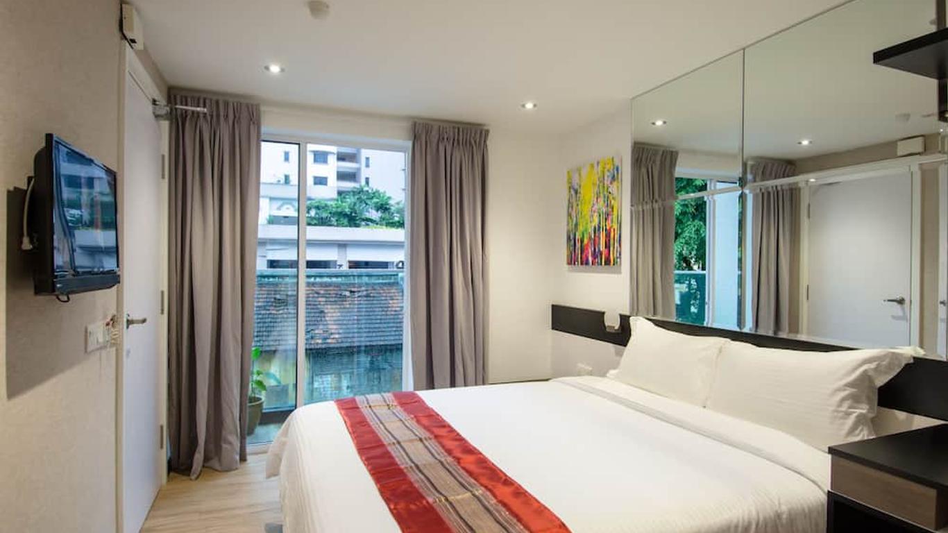 12fly Hotel