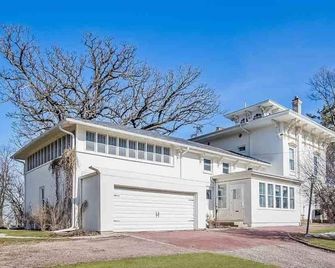 Romantic 1854 The Governor Lewis Mansion Daily or Overnight rentals - Columbus - Building