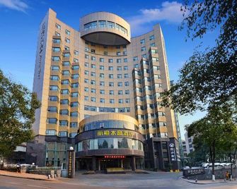 Ease Crystal Hotel (Yichang Xingguang Tiandi) - Yichang - Gebäude