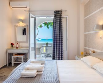 Irene Hotel - Beachfront - Parikia