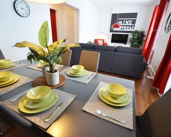 Likeahotel - Le Chambord - Montreal - Dining room