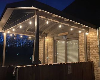 Cozy Hideaway in Denison Tx - Denison