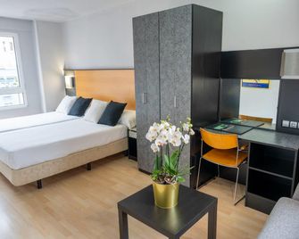 Hotel Faranda Pathos Gijón, an Ascend Collection Hotel - Gijón - Bedroom