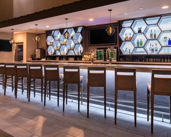 Jake's 58 Hotel & Casino - Islandia - Bar