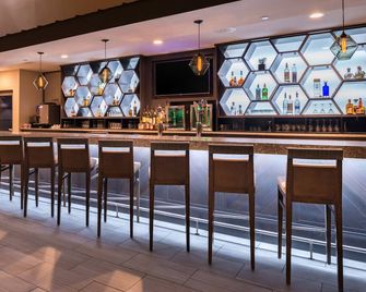 Jake's 58 Hotel & Casino - Islandia - Bar