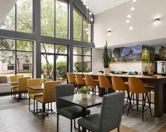 Larkspur Landing South Bend - South Bend - Restaurant