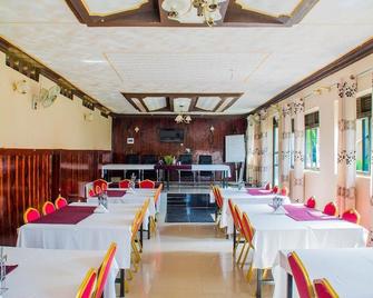 Hilltop Hotel - Arua - Restaurante
