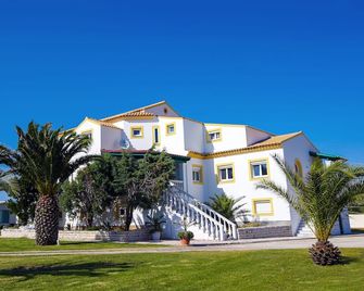 S&C Kosmos Beach Resort - Roda - Bâtiment