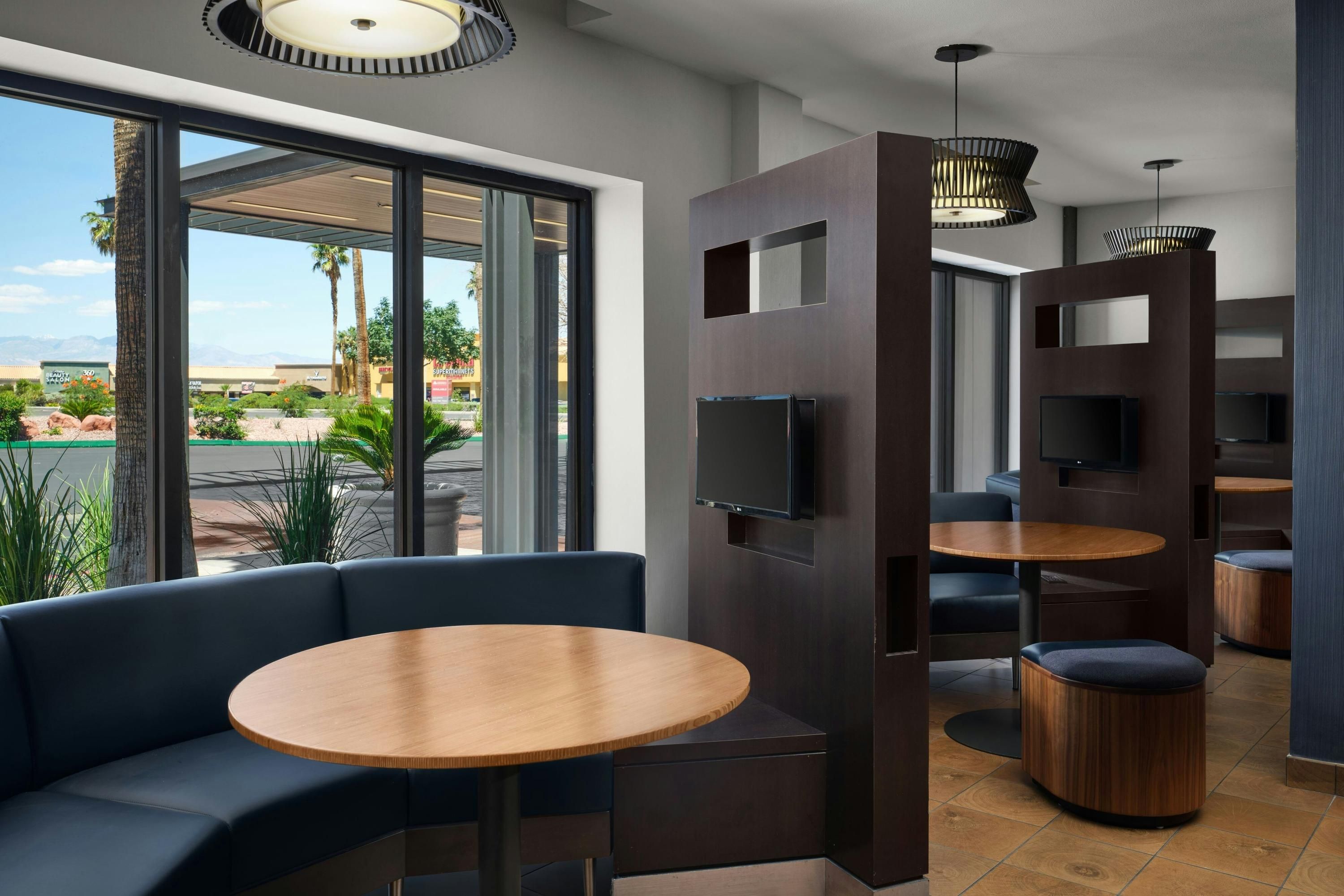 Courtyard by Marriott Las Vegas Henderson/Green Valley - הנדרסון - חדר אוכל