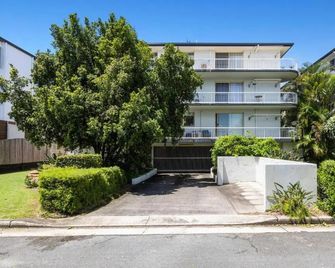 2Bed Beachfront Apartment - Holiday Management - Kingscliff - Building