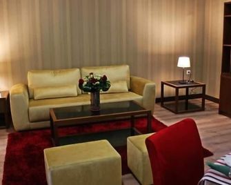 Palace Hotel Astúrias & Spa - Castro Daire - Sala de estar