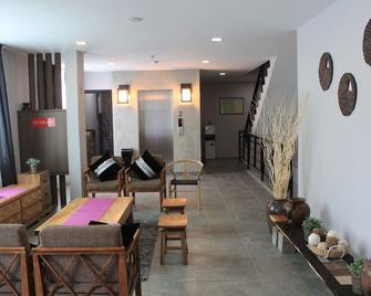 Eatern Hotel - Lubuk Baja - Lobby