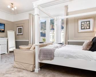 Lansdowne House with Private Car Park - Llandudno - Bedroom