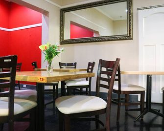 New England Guest House By Ilawu - Pietermaritzburg - Εστιατόριο