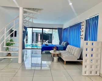 Mona Lisa Pool Villa - Pattaya - Sala