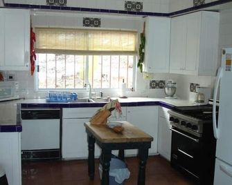 Baja Beachfront Villa, Private Beach, Best Views in Baja beach toys and more - Mulegé - Cocina