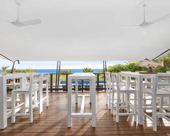 The Beach House by Anglers Choice - Dundee Beach - Patio