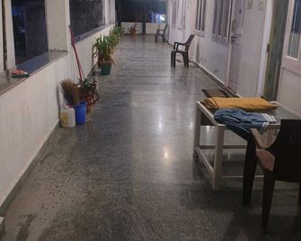 Baba Guest House - Mahabalipuram - Hallway